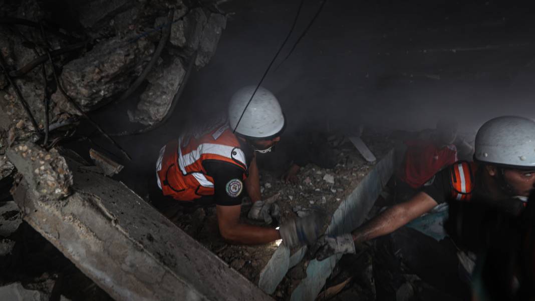 İsrail saldırılarına devam ediyor: Gazze'den acı görüntüler... 6